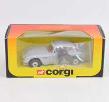 Corgi toys 271 Bond Aston Virtually Mint/Nice box