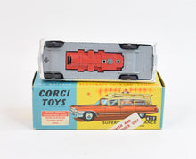 Corgi toys 437 Superior Ambulance Virtually Mint/Nice box