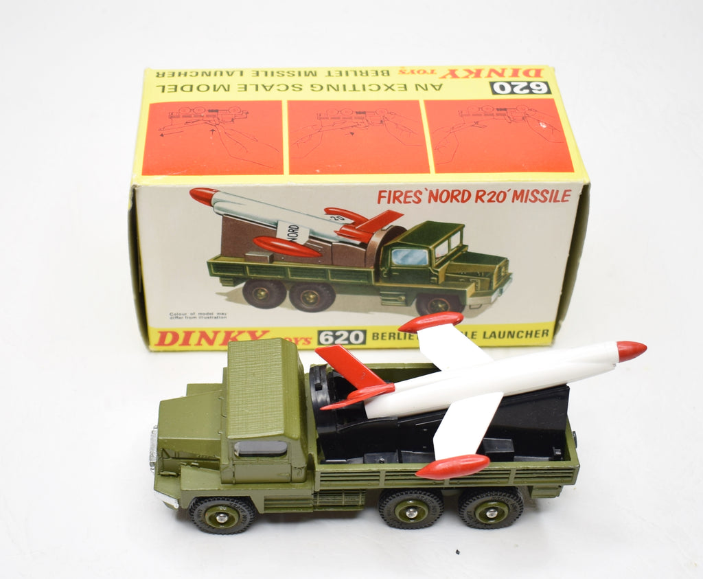 DINKY TOYS, camion berliet lance missile militaire fusée nord R20 bande blanche