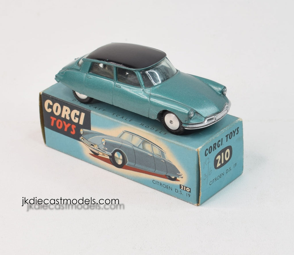 RARE CORGI TOYS CITROEN DS 19 GB ROUGE INTERIEUR JAUNE REF RARE CORGI TOYS CITROEN DS 19 GB ROUGE INTERIEUR JAUNE REF
