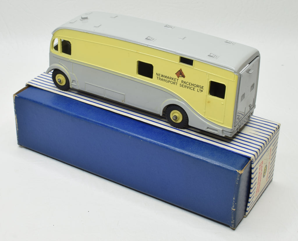 ミニカー DINKY SUPERTOYS 979 RACEHORSE TRANSPORT Dinky Toys 979 Racehorse Transport - QDT
