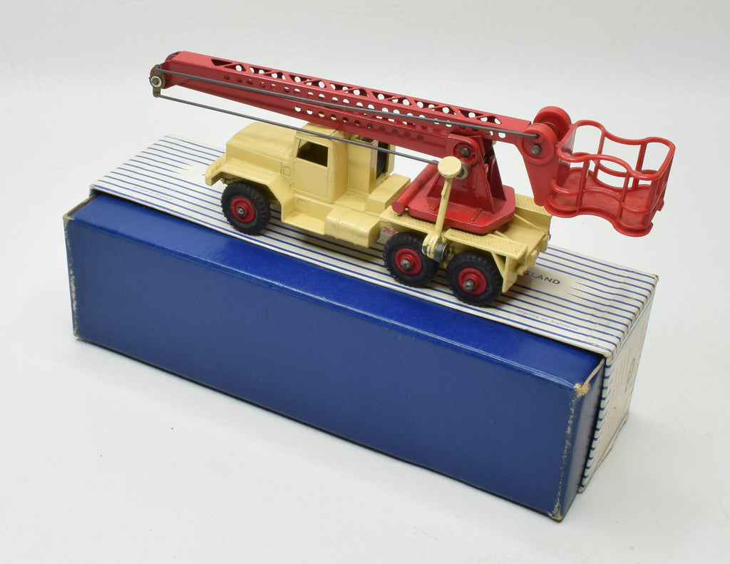 Dinky toys 977 Commercial Service Platform Virtually Mint/Boxed