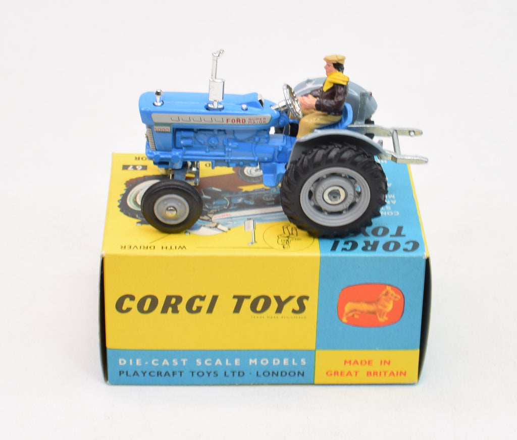 コーギー　フォード5000スーパーメジャートラクター　CORGITOYS フォード5000スーパー・メジャー・トラクター by コーギー<br