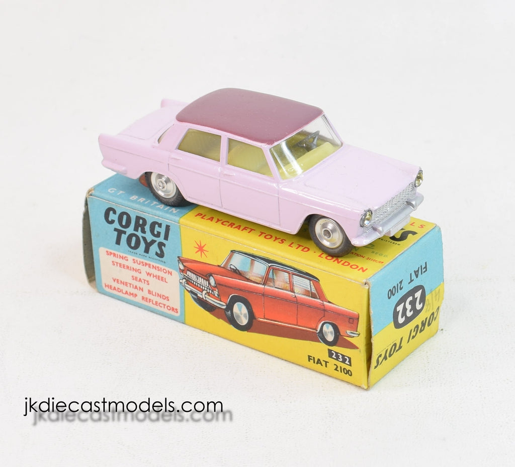 Corgi Toys コーギー　Fiat フィアット　2100 ミニカー DSC_2164_4e87e02f-07ac-4d63-