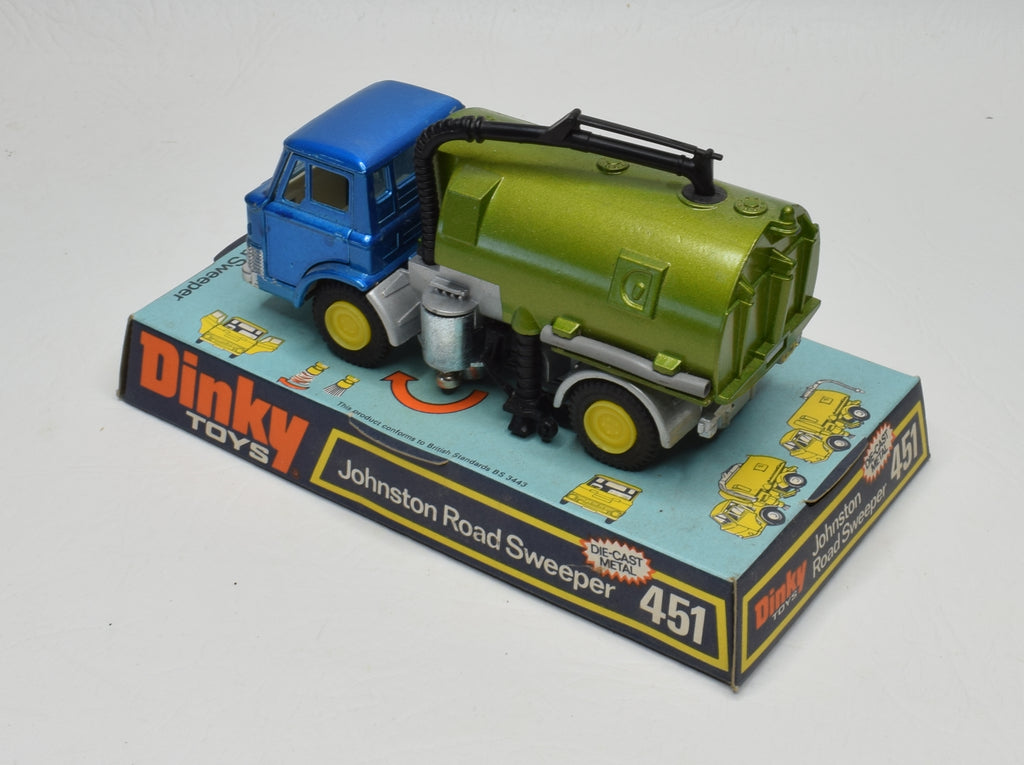 ミニカー DINKY No.451 JOHNSTON ROAD SWEEPER DSC_2470_730723d1-5ba0-4592-