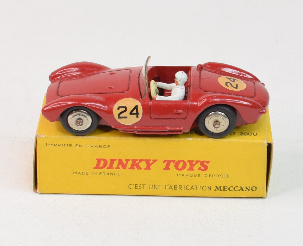Dinky Toys 22 A, Maserati Sport 2000 neuve en boîte Dinky Toys 22 A, Maserati Sport 2000 neuve en boîte