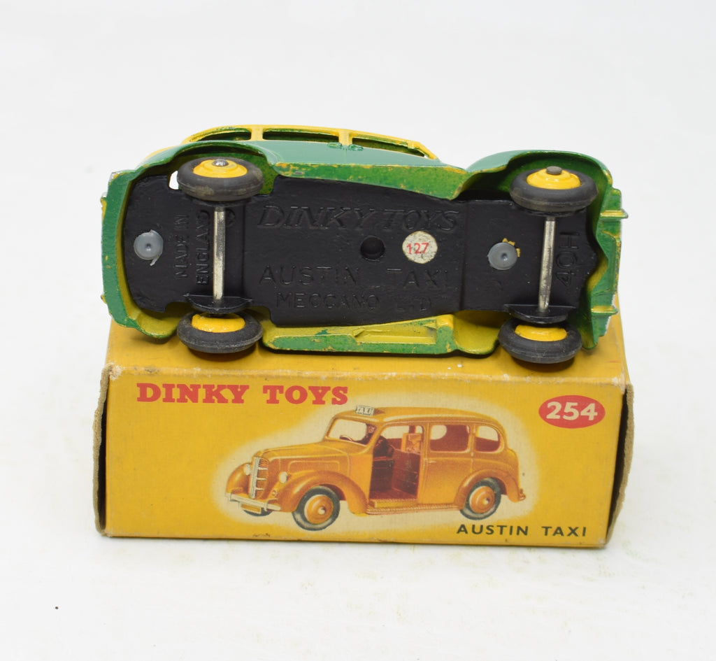 70s ENGLAND製　Dinky TOYS AUSTIN TAXI 70s ENGLAND製 Dinky TOYS AUSTIN TAXI Dinky Toys 254 Austin Taxi - QDT