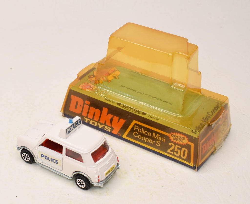 ディンキー（Dinky Toys）No.250 ポリス・ミニ・クーパー Dinky Toys 250 Mini Cooper Police Car Diecast Restoration