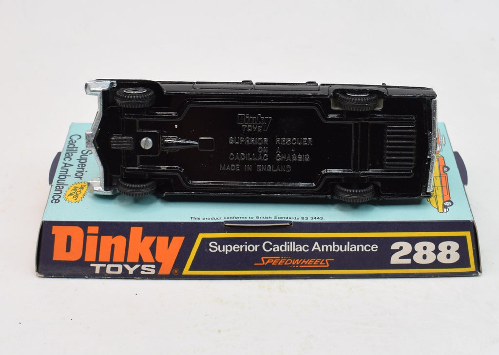 Dinky toys 288 Superior Cadillac Ambulance Danish Export 'Falck