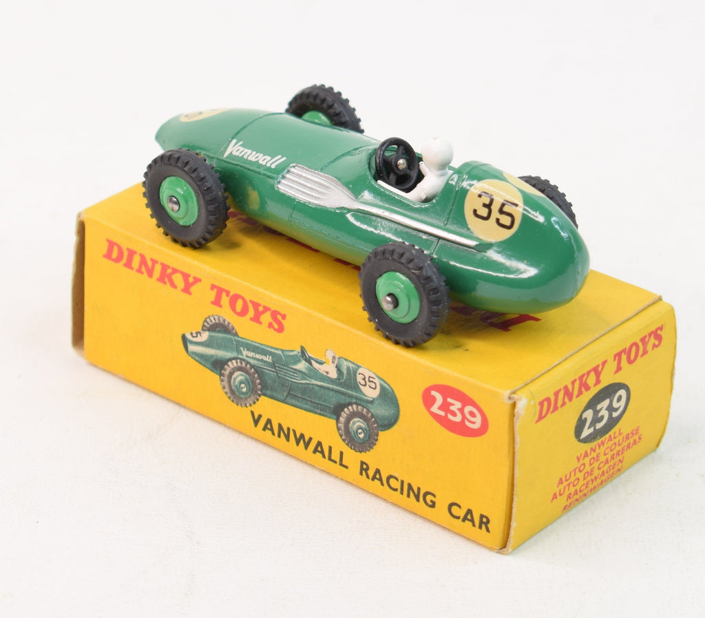 DINKY TOYS 　239 　VANWALL RACING CAR DSC_8813_b764d03a-4777-45aa-