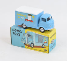 Corgi toys 435 Karrier Bantam Dairy Produce Virtually Mint/Nice box (Shaped hubs)