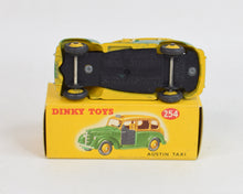 Dinky Toys 254 Austin Taxi Virtually Mint/Lovely box