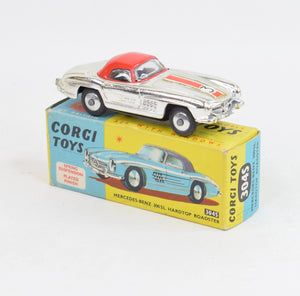 Corgi toys 304s Mercedes 300sl Virtually Mint/Nice box (Flat hubs)