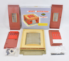 Dinky toys 954 Fire Station kit Virtually Mint/Nice box
