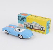 Corgi toys 303s Mercedes-Benz 300sl Roadster (Flat hubs/white interior) Virtually Mint/Nice box