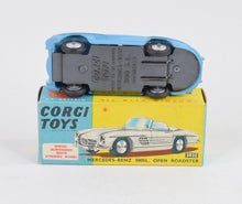 Corgi toys 303s Mercedes-Benz 300sl Roadster (Flat hubs/white interior) Virtually Mint/Nice box