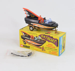 Corgi toys 107 Batboat 1st issue (shaped hubs) Virtually Mint/Nice box