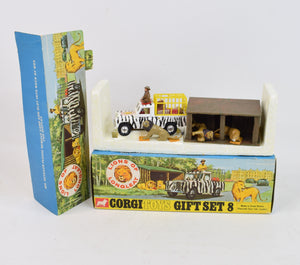 Corgi toys Gift set 8 Lions of Longleat Virtually Mint/Boxed "M.W Collection" (Shaped spun hub)