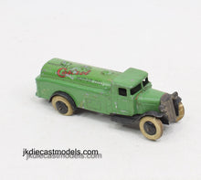 Dinky toy 25d Petrol Tanker Near Mint (Wakefield Castrol pre war)