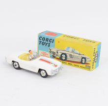 Corgi toys 303s Mercedes-Benz 300sl Roadster Virtually Mint/Nice box