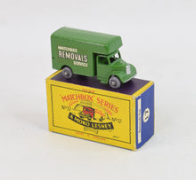 Matchbox Lesney 17 Removal van Virtually Mint/Nice box (dark green)
