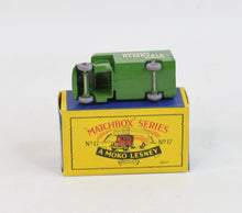 Matchbox Lesney 17 Removal van Virtually Mint/Nice box (dark green)