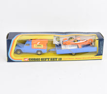 Corgi toys Gift set 19 Land-Rover & Nipper Mint/Lovely box