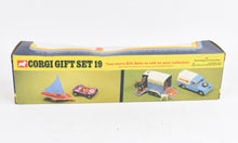 Corgi toys Gift set 19 Land-Rover & Nipper Mint/Lovely box
