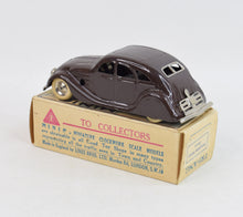 Tri-ang Minic 9m - Streamlined saloon - Very Near Mint/Boxed