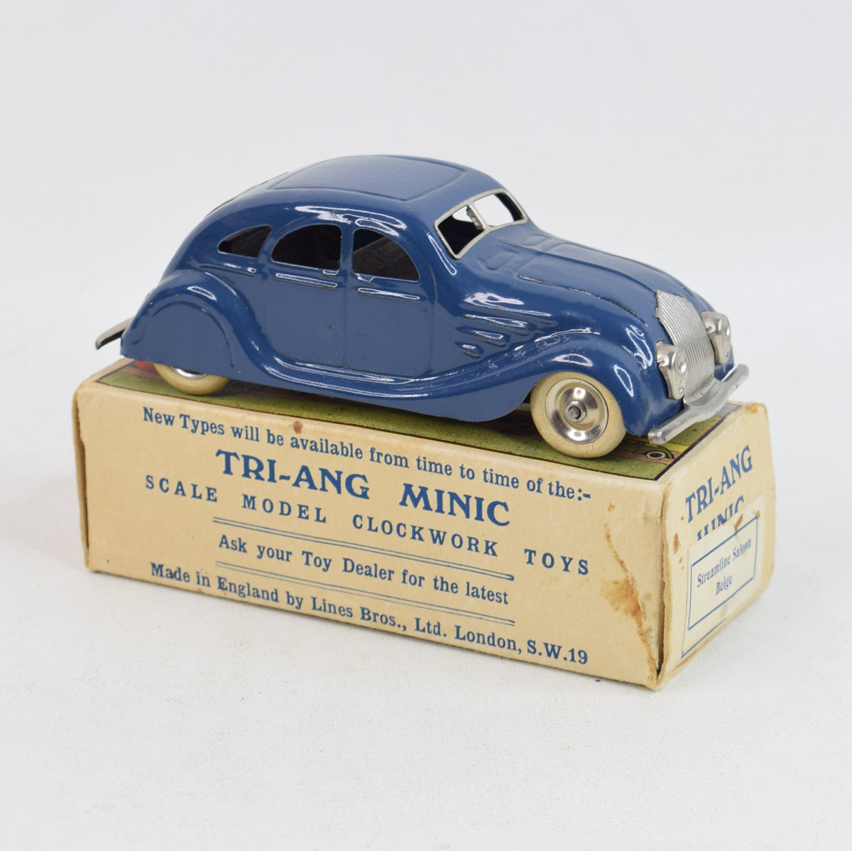 Tri-ang Minic 9m - Streamlined saloon - Very Near Mint/Boxed