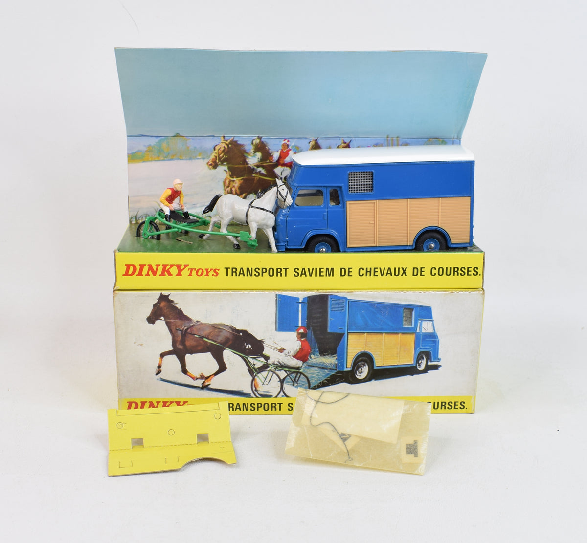 French Dinky 571 Saviemde chevaux de courses Virtually Mint/Boxed