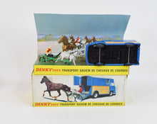 French Dinky 571 Saviemde chevaux de courses Virtually Mint/Boxed