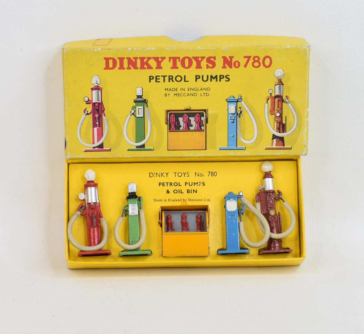 Dinky toy 780 Petrol pumps Virtually Mint/Boxed