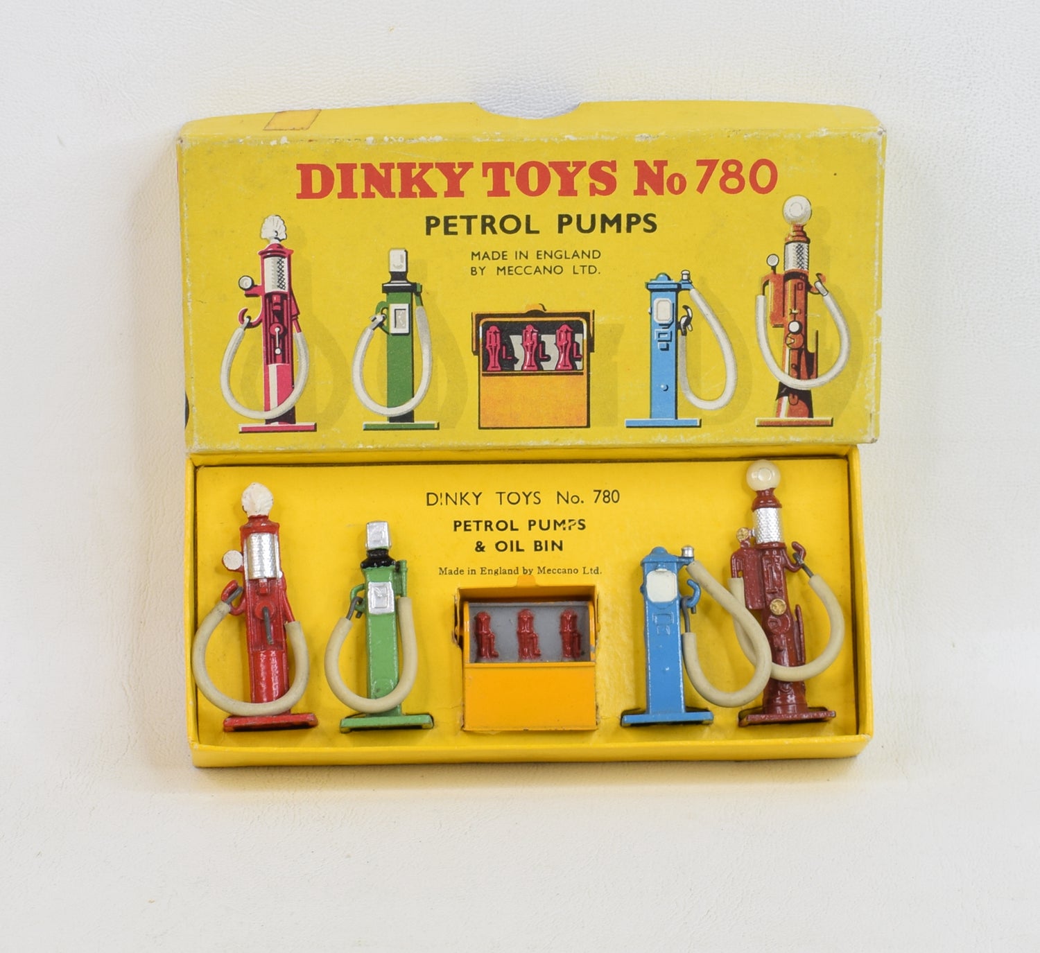 Dinky toy 780 Petrol pumps Virtually Mint/Boxed