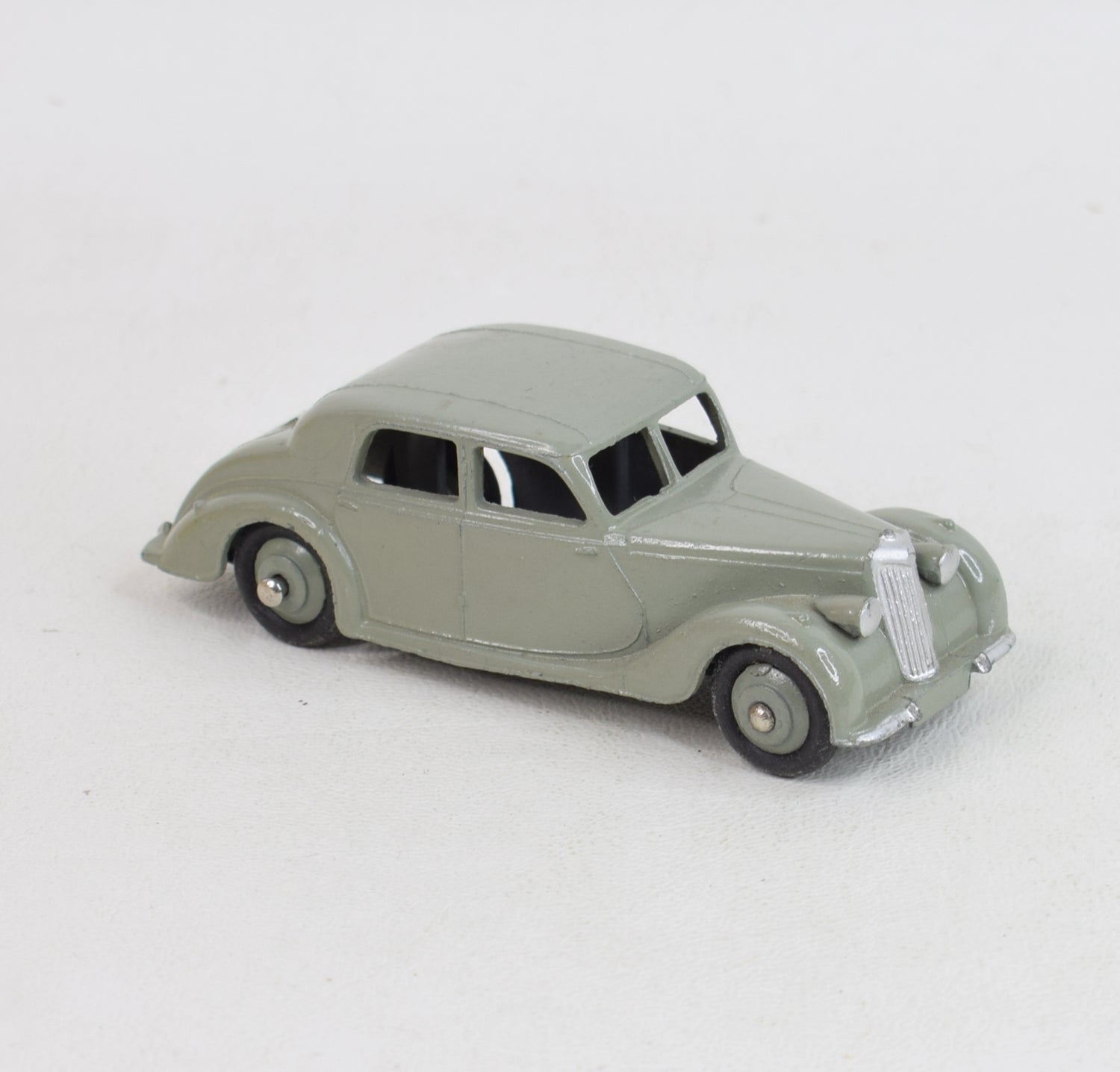 Dinky toy 40a Riley Saloon Virtually Mint