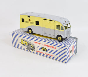 Dinky toys 979 'NEWMARKET'  Horse Box Virtually Mint/Boxed