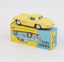 Corgi toys 304 Mercedes-Benz 300sl Virtually Mint/Nice box
