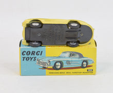 Corgi toys 304 Mercedes-Benz 300sl Virtually Mint/Nice box
