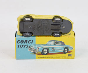 Corgi toys 304 Mercedes-Benz 300sl Virtually Mint/Nice box