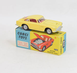 Corgi toys 218 Aston Martin D.B.4 Virtually Mint/Nice box