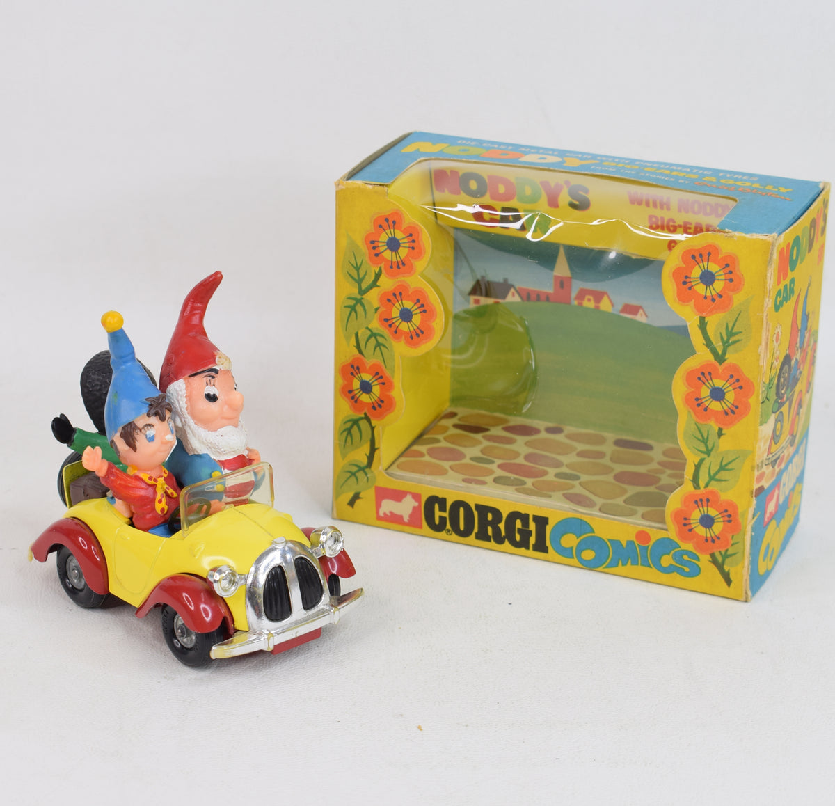 Corgi toys 801 Noddy's Car Very Near Mint/Boxed (Black face version)