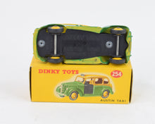 Dinky Toys 254 Austin Taxi Virtually Mint/Nice box