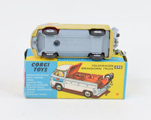 Corgi toys 490 VW Breakdown truck Virtually Mint/Nice box (cast hubs)