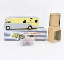 Dinky toys 979 'NEWMARKET'  Horse Box Virtually Mint/Boxed