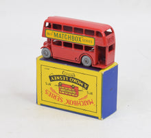 Matchbox Lesney 5 London Routemaster Bus MW/B2 box Virtually Mint/Lovely box
