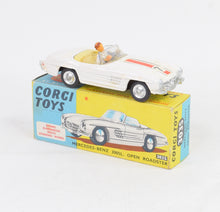 Corgi toys 303s Mercedes-Benz 300sl Roadster Virtually Mint/Boxed (RN7)