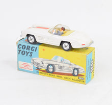 Corgi toys 303s Mercedes-Benz 300sl Roadster Virtually Mint/Boxed (RN7)