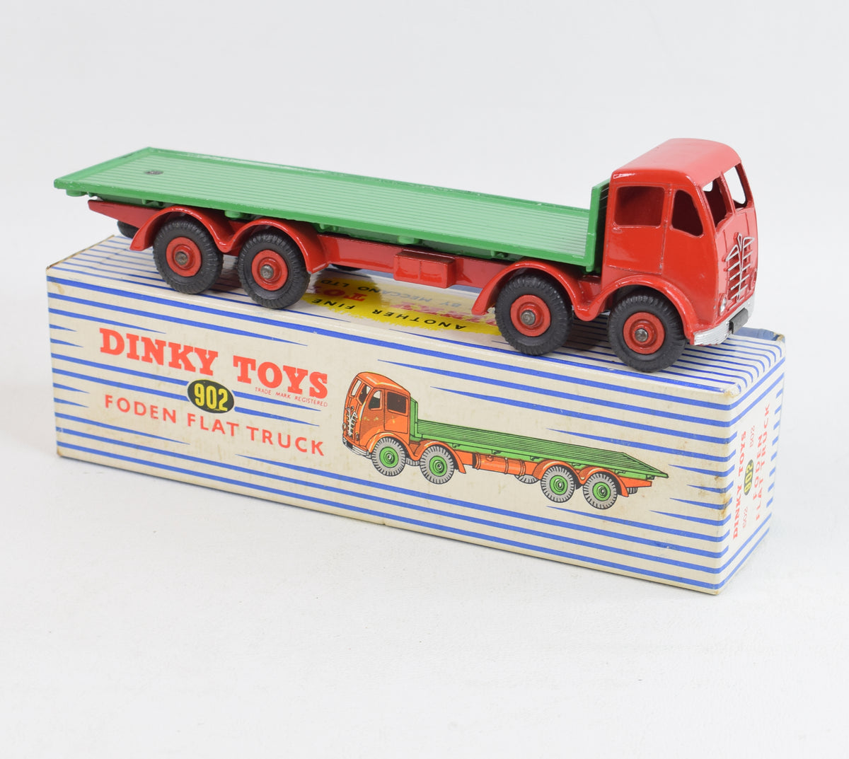 Dinky toys 502/902 Foden flat truck with tailboard Virtually Mint/Nice box