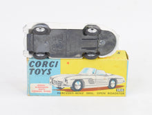 Corgi toys 303s Mercedes-Benz 300sl Roadster Virtually Mint/Boxed (RN7)