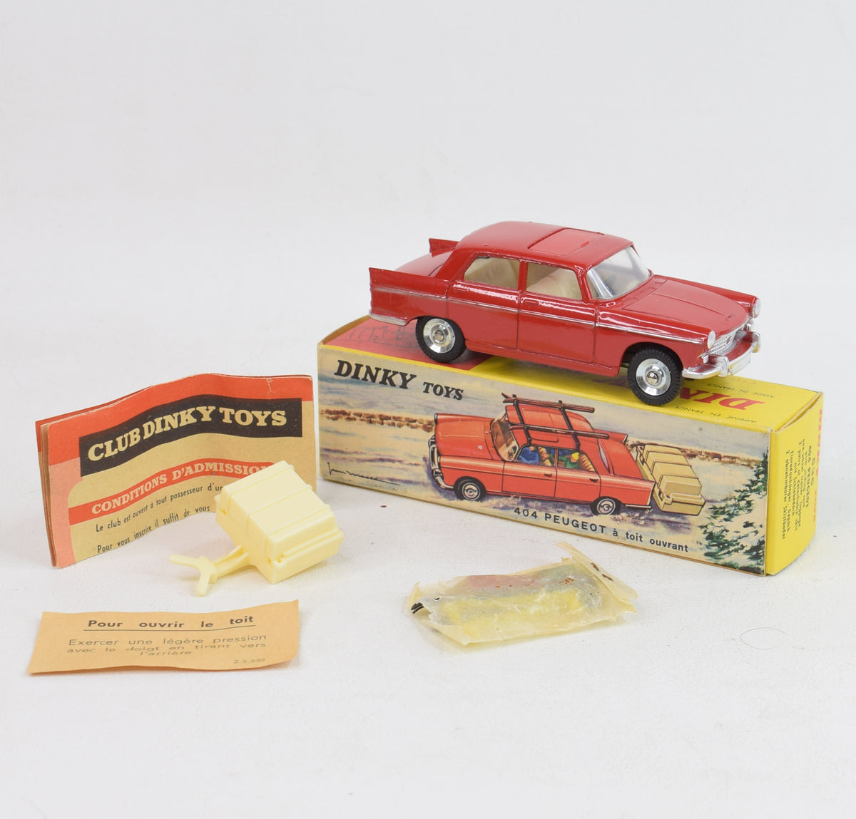 French Dinky 536 Peugeot 404 with trailer Virtually Mint/Boxed (Copy)